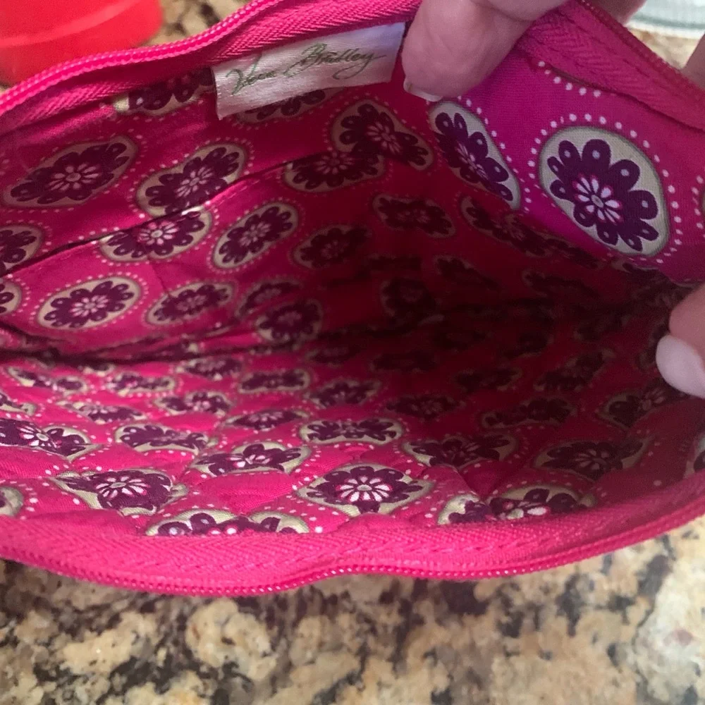 Vera Bradley On The Go Pink and Purple Shoulder Bag Very Berry Paisley - Picture 4 of 6